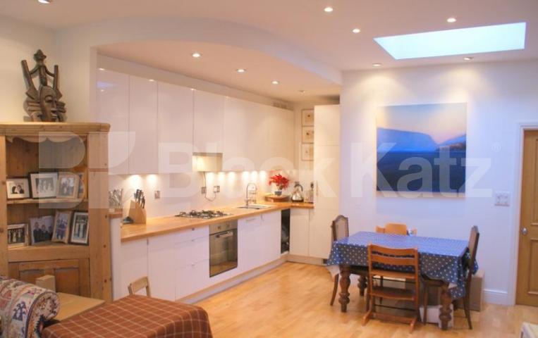 			NEW INSTRUCTION, 2 Bedroom, 1 bath, 1 reception Ground Floor Flat			 Rush Hill Road, Clapham Junction